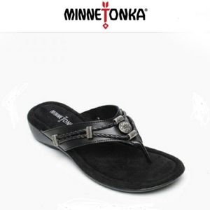 Minnetonka | Moccasin Silverthorne Sandal